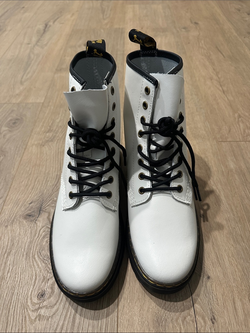 Dr. Martens Black and White Lace-Up Shoe (Zavala)